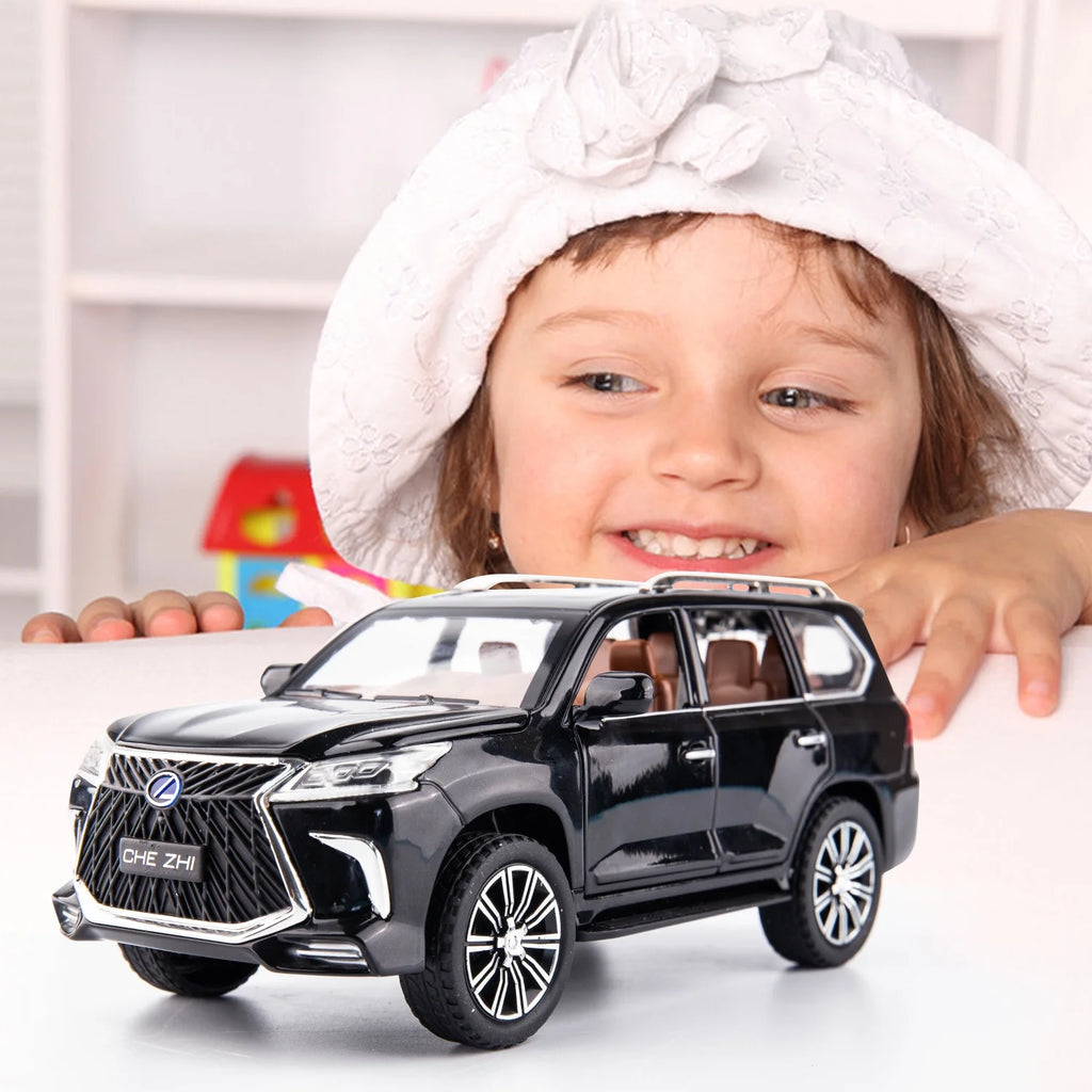 1/24 Lexus 570 Off-Road Luxury SUV Model Car, Zinc Alloy Pull Back Toy Car with Sound and Light I929249