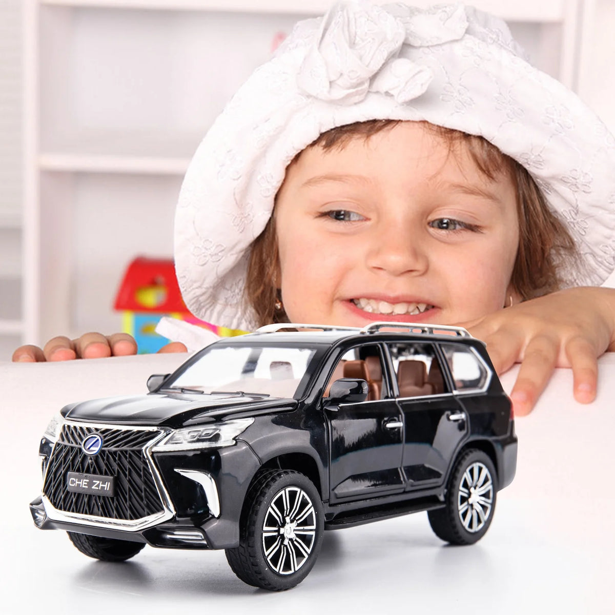 1/24 Lexus 570 Off-Road Luxury SUV Model Car, Zinc Alloy Pull Back Toy Car with Sound and Light I929249