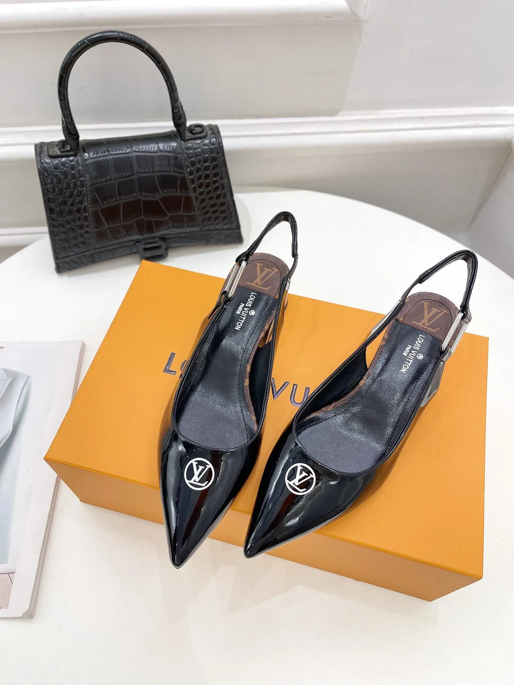 Black Magnetic Slingback Pump N890