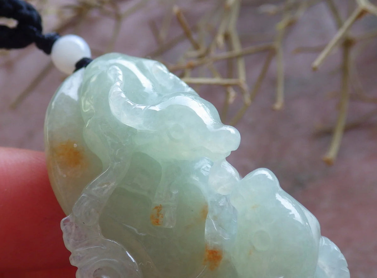 Green Hand Carved Natural Jade Zodiac Ox Pendant Necklace Q967