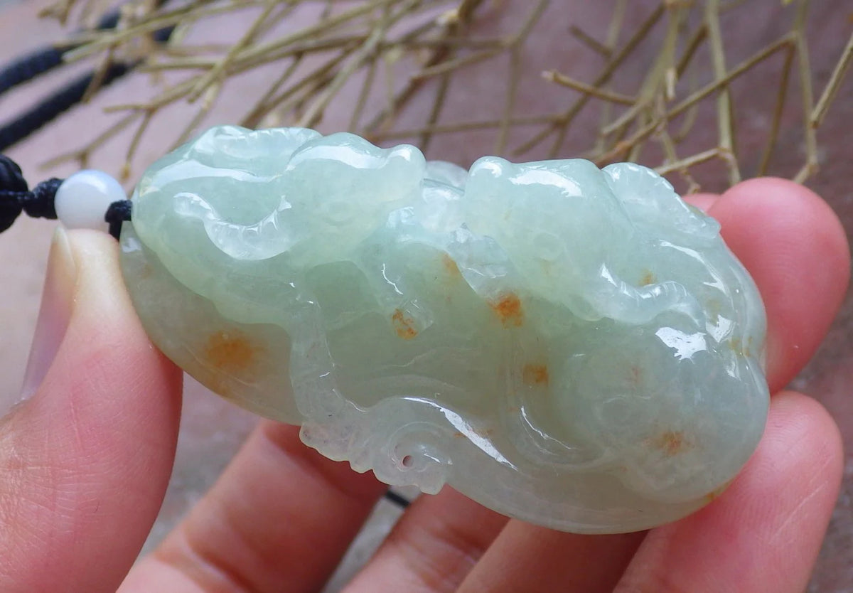 Green Hand Carved Natural Jade Zodiac Ox Pendant Necklace Q967