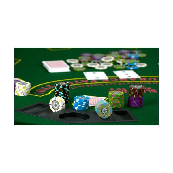 200ct Clay Gaming Chip Set in Carousel S8400