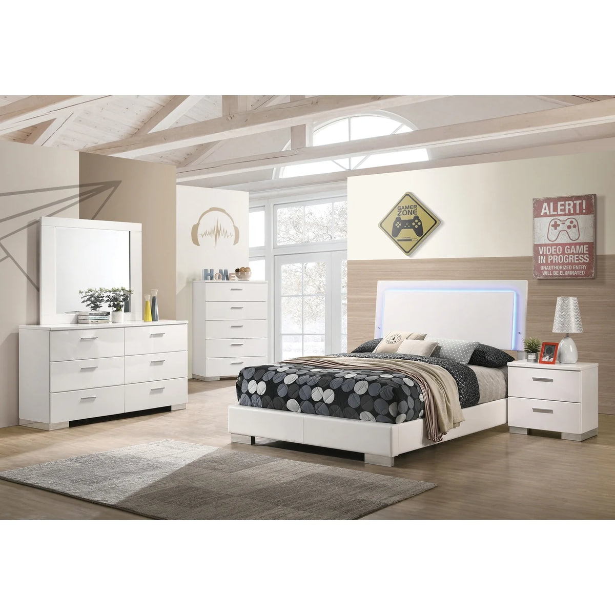Glossy White 4-Piece Faux Leather Full Size Bedroom Set E513