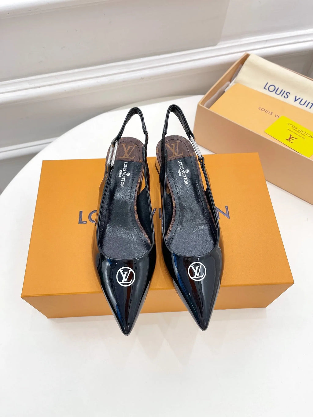 Black Magnetic Slingback Pump N890