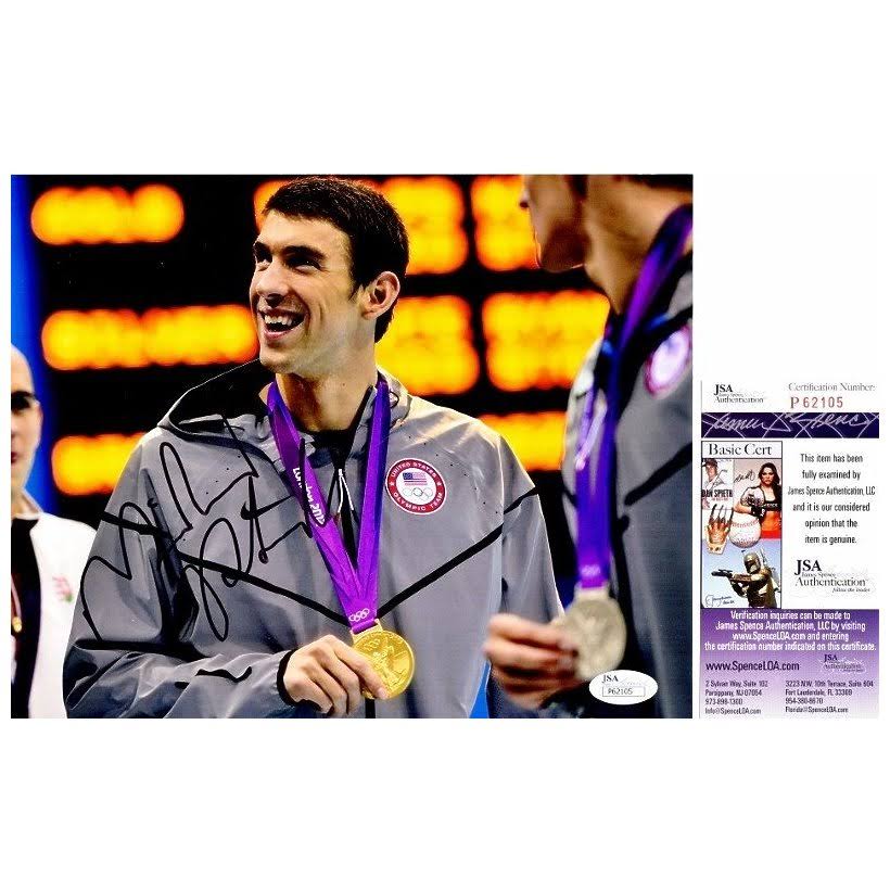 Signed 8 x 10 in. Photo A46401