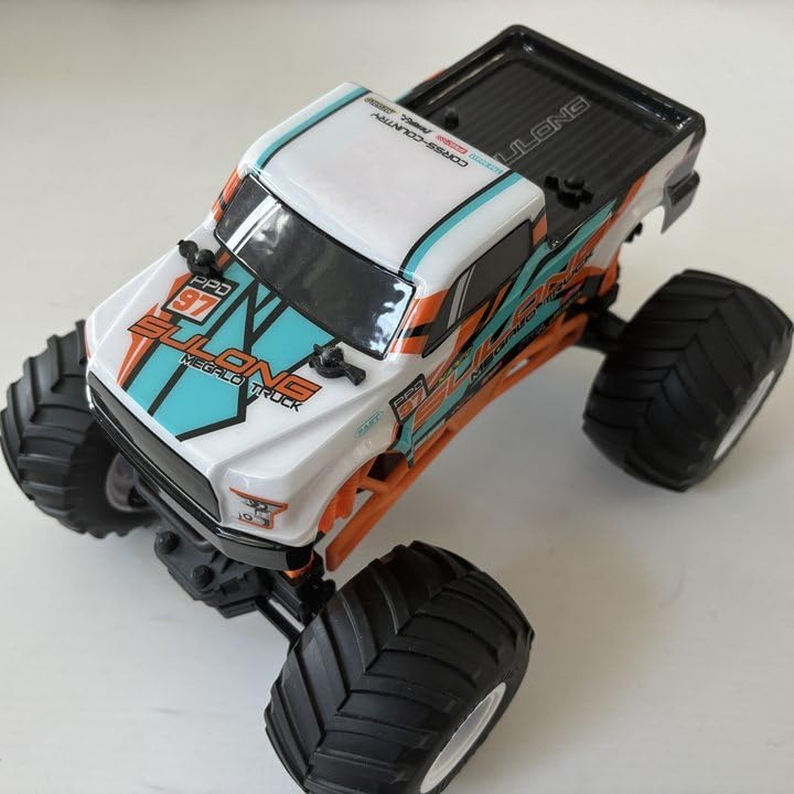 Remote Control Car 1:16 Scale 2.4Ghz Off Road RC Truck Q675924