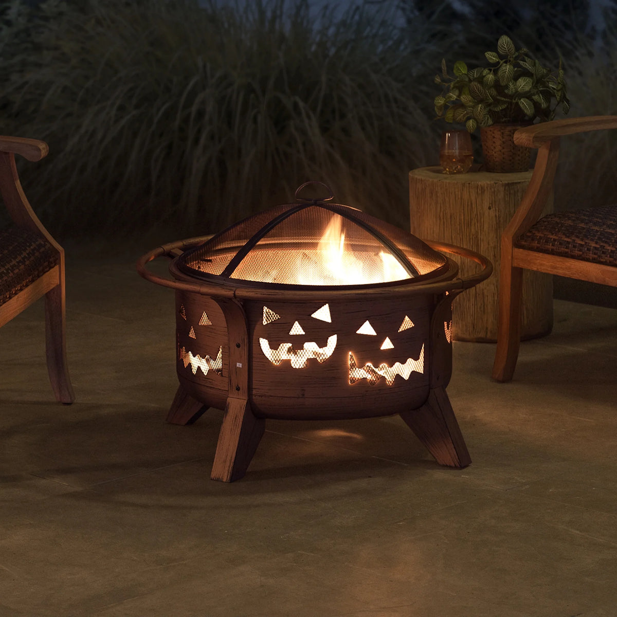 30 in. Outdoor Wood-Burning Steel Fire Pit with Spark Screen and Poker X8121