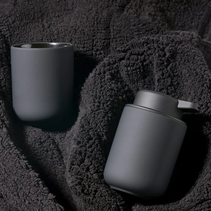 Black Toothbrush Mug S3657